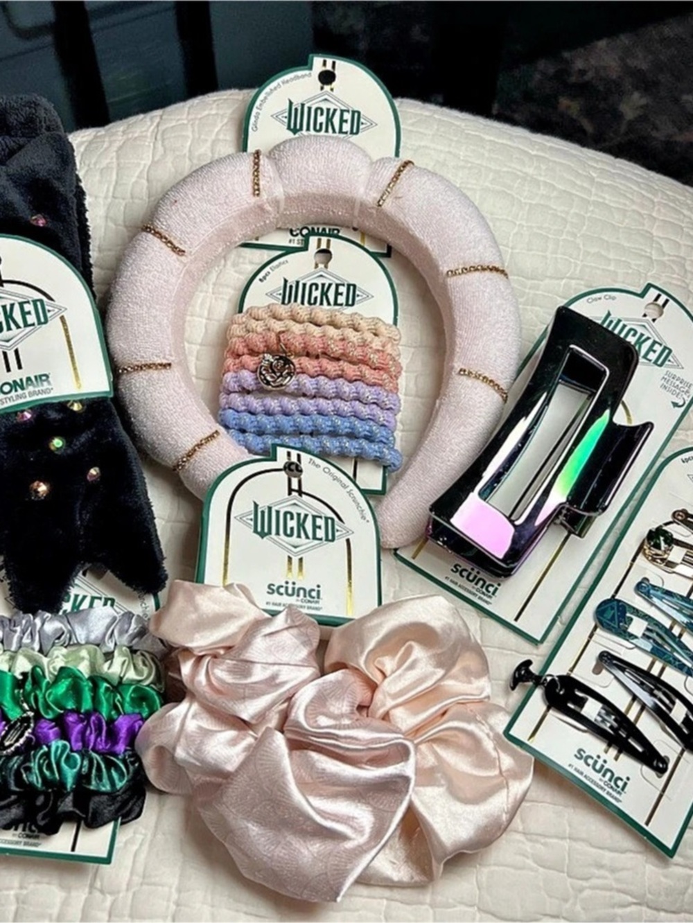 Scunci Wicked 7pc collection hair accessories Hair Accessories Set in Black/Pink